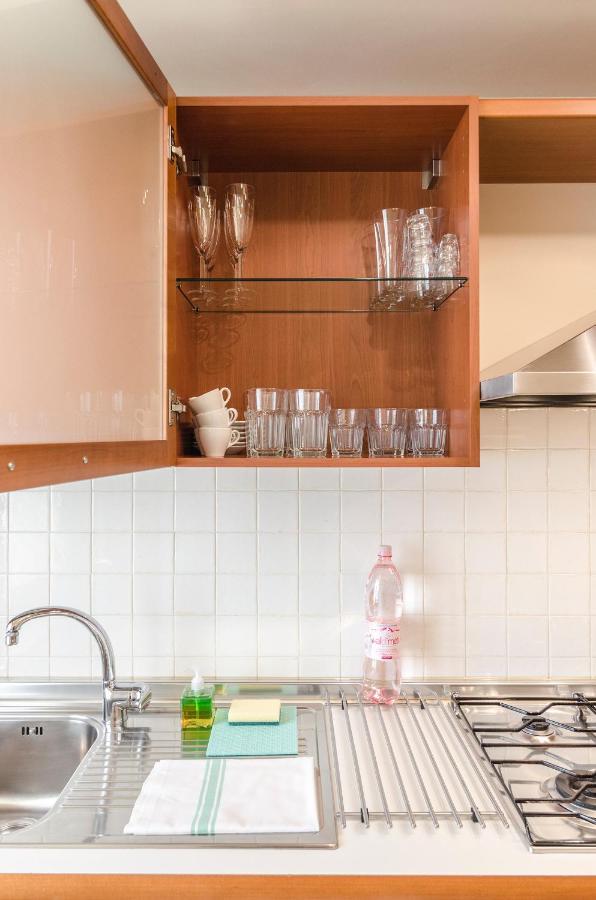Flat 13: Elegante E Luminoso Con Terrazzo Privato Lägenhet Bologna Exteriör bild