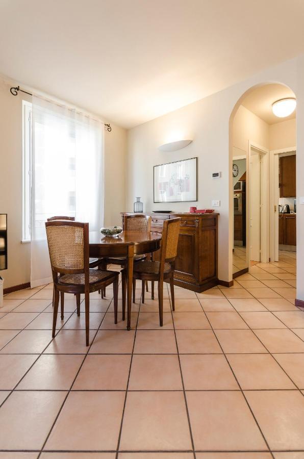 Flat 13: Elegante E Luminoso Con Terrazzo Privato Lägenhet Bologna Exteriör bild