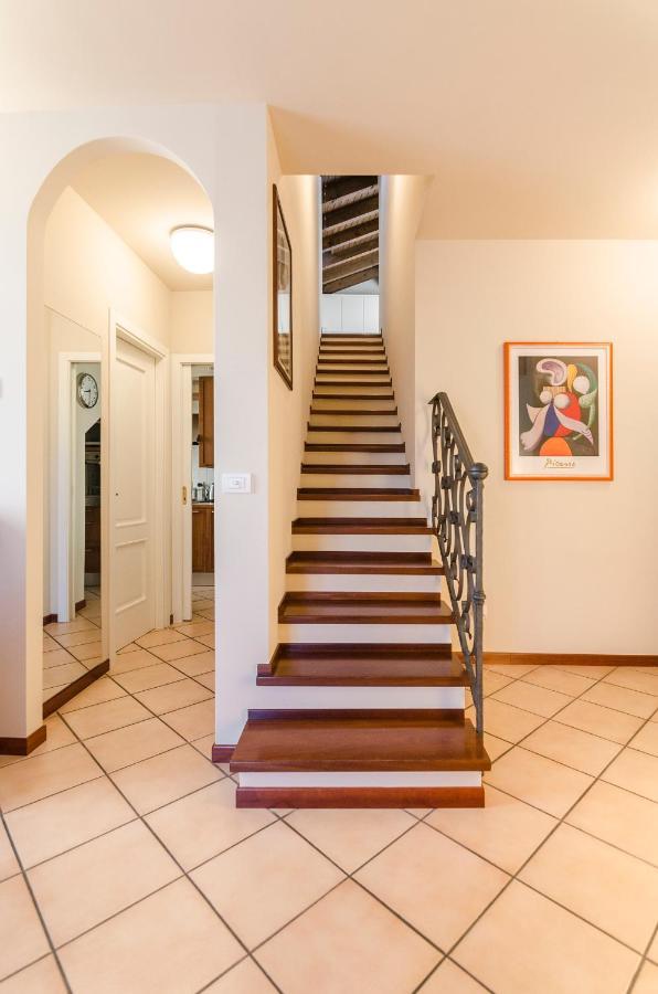 Flat 13: Elegante E Luminoso Con Terrazzo Privato Lägenhet Bologna Exteriör bild