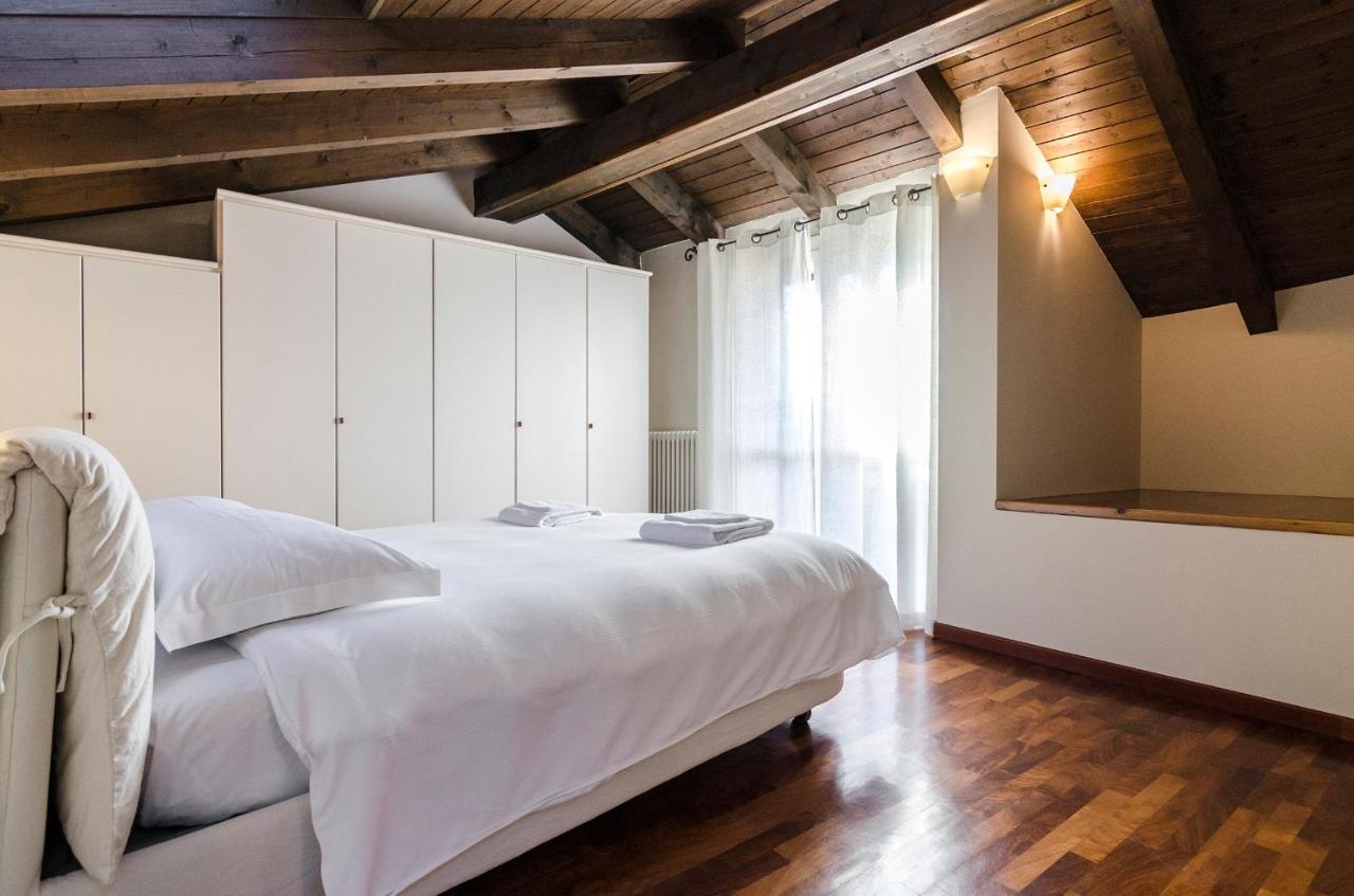 Flat 13: Elegante E Luminoso Con Terrazzo Privato Lägenhet Bologna Exteriör bild