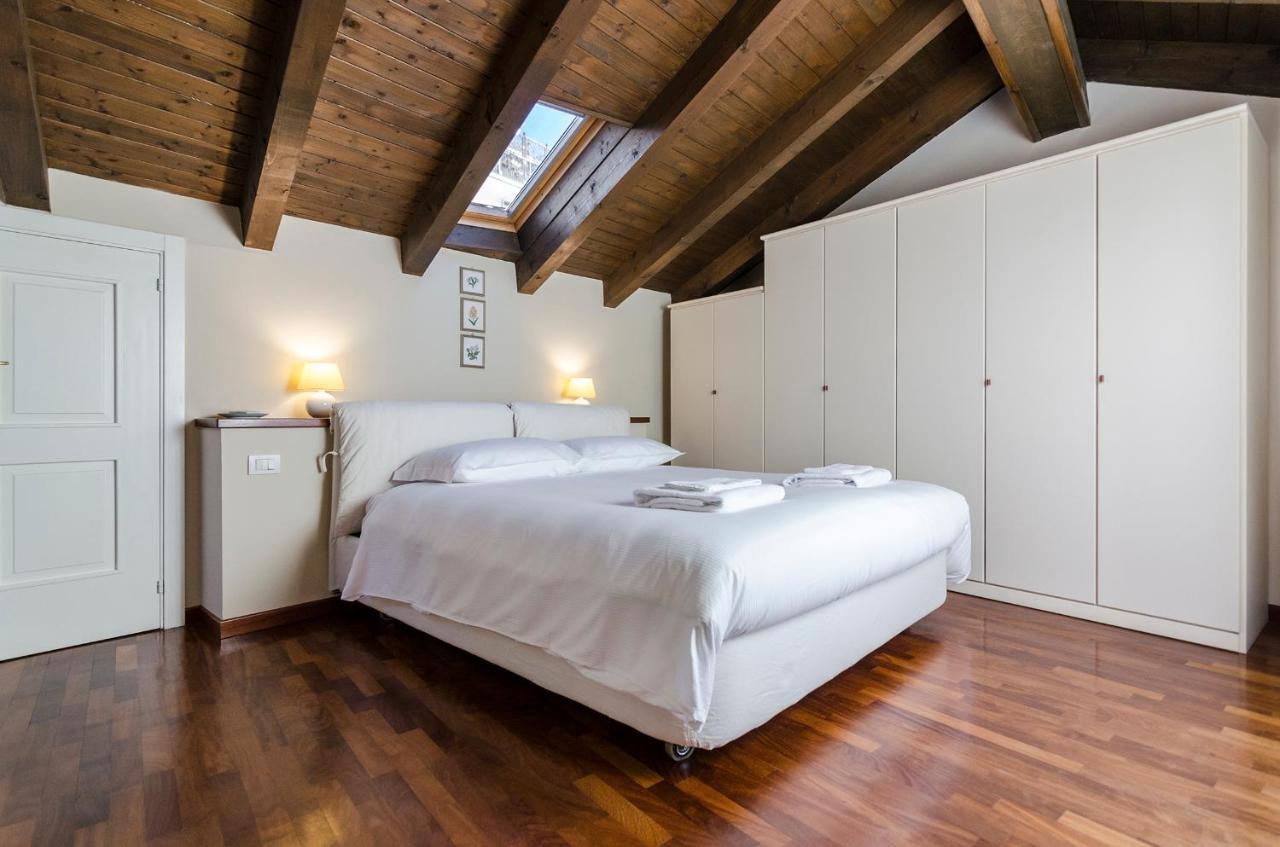 Flat 13: Elegante E Luminoso Con Terrazzo Privato Lägenhet Bologna Exteriör bild