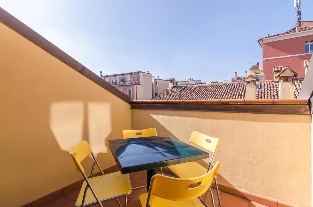 Flat 13: Elegante E Luminoso Con Terrazzo Privato Lägenhet Bologna Exteriör bild